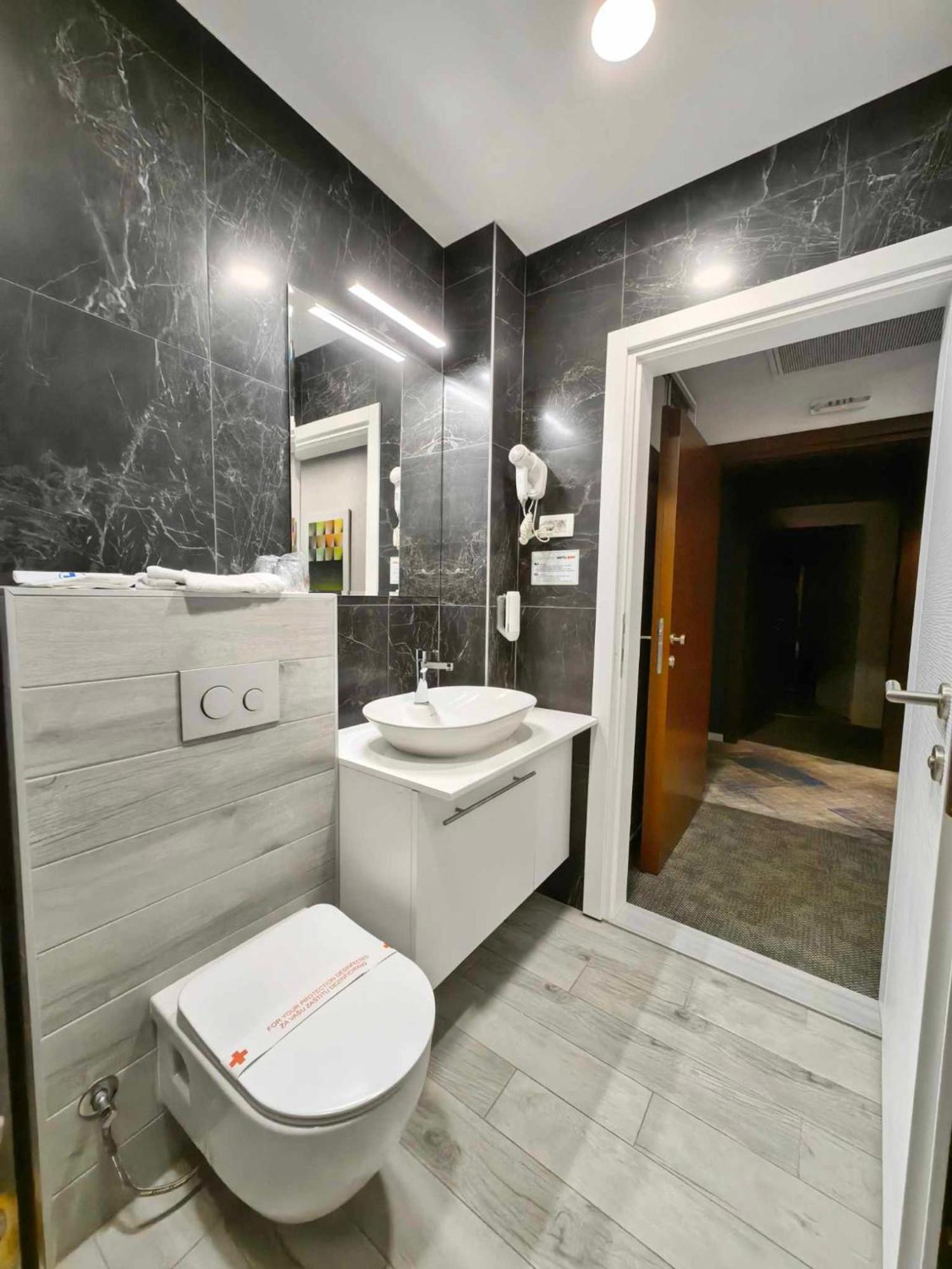 Hotel Biss Зеница Экстерьер фото